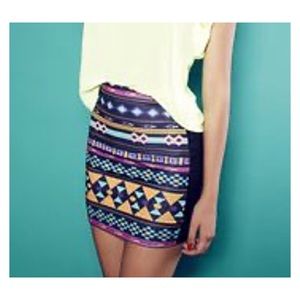 NEW H&M Skirt Aztec Print Mini Skirt Red Concept Size 8